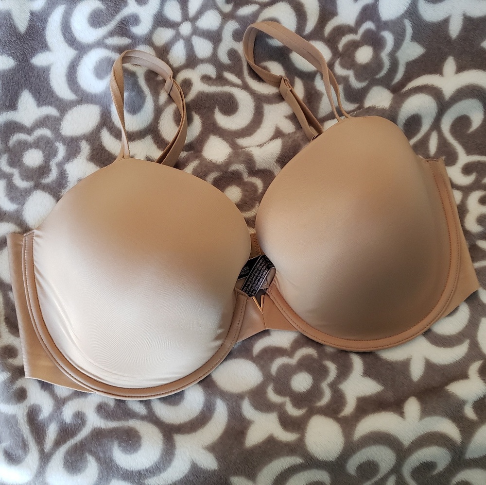 Victoria Secret lines demi bra